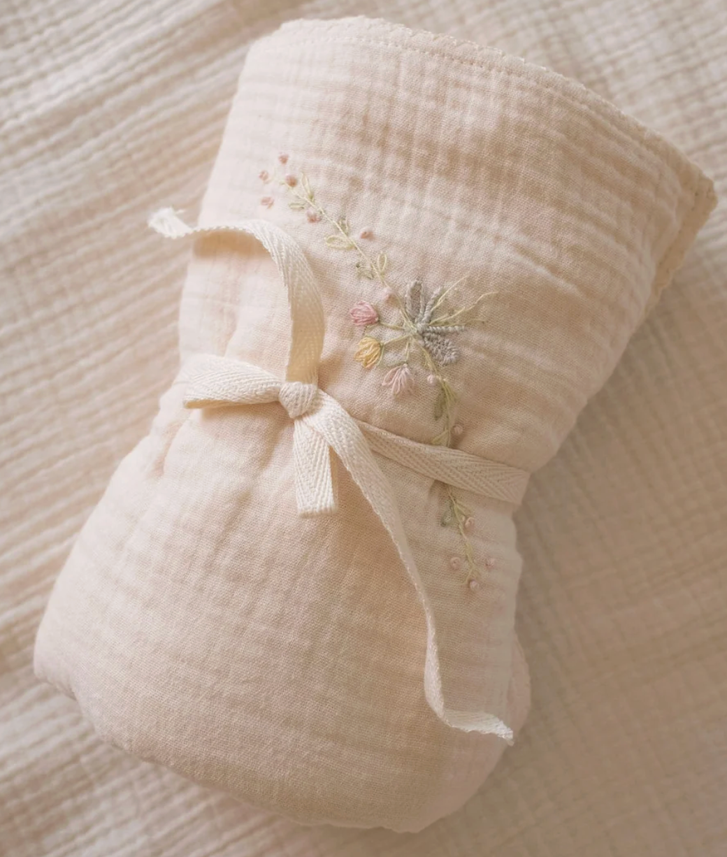 Swaddle w/ Embroidery - Pearl Flowers