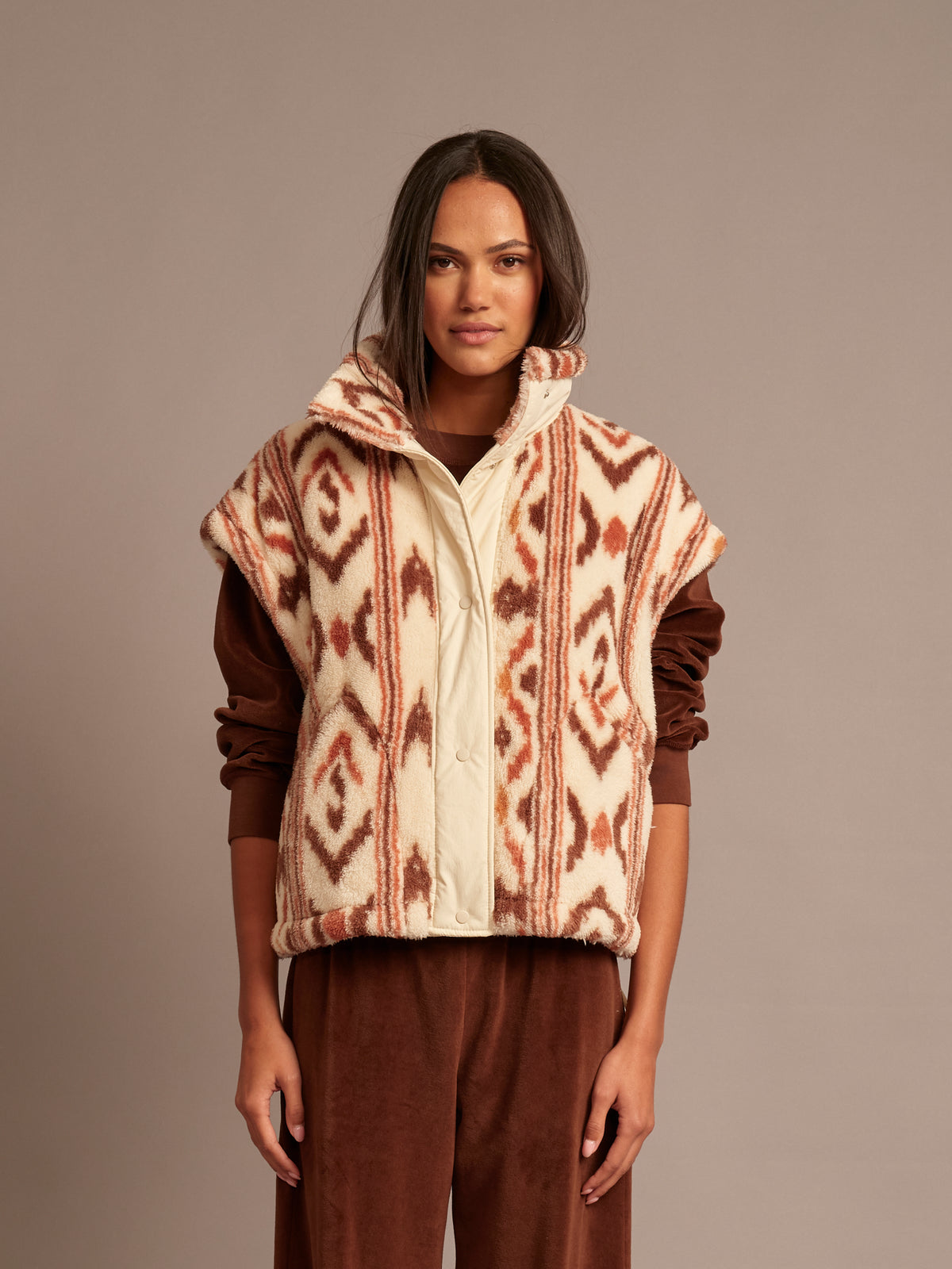 Ravena Vest